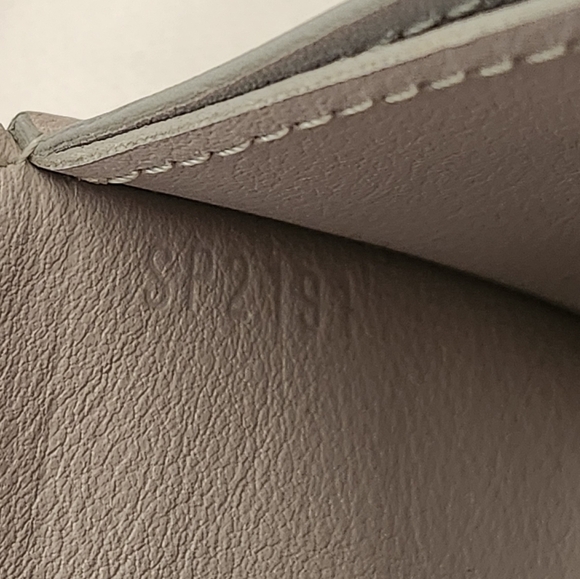 Louis Vuitton Artic Damier Infini Passport Holder - Picture 11 of 14